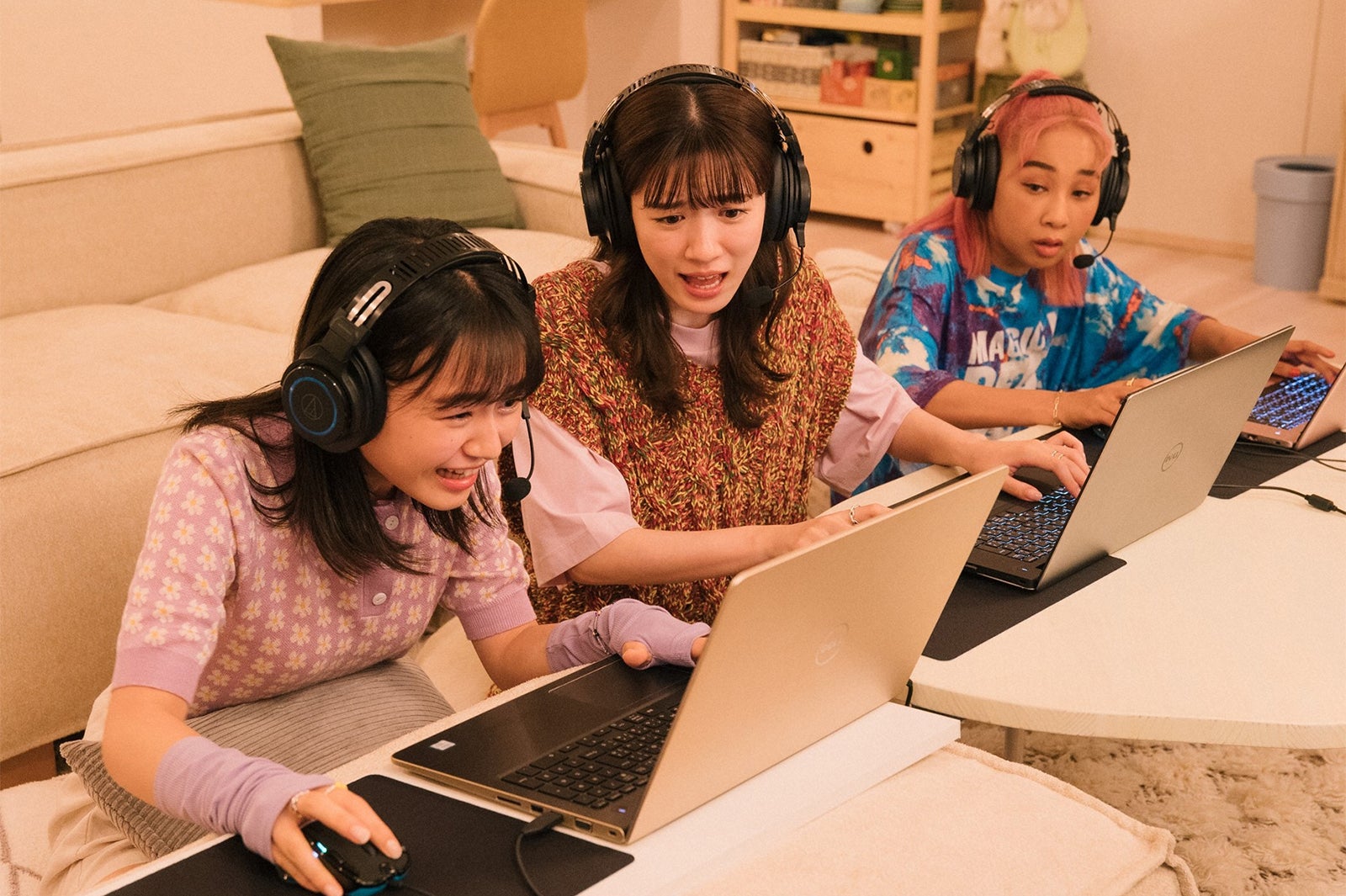 武山瑠香、永野芽郁、青山テルマ／「ユニコーンに乗って」第8話より（C）TBS