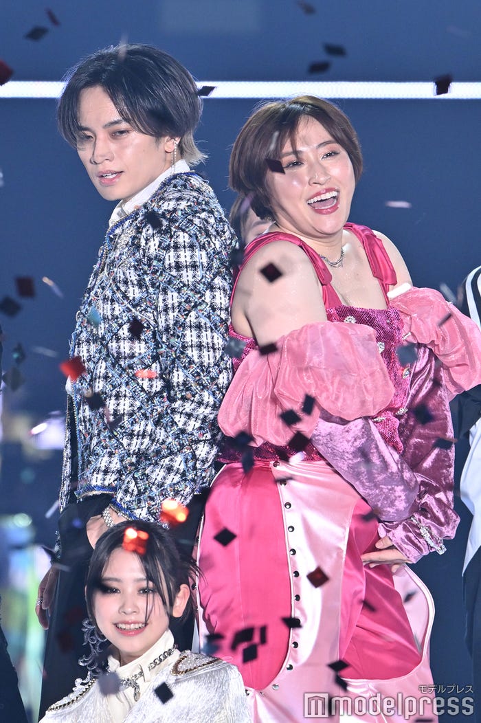 シークレットで登場しダンスを届けた中島健人、丸山礼(C)モデルプレス