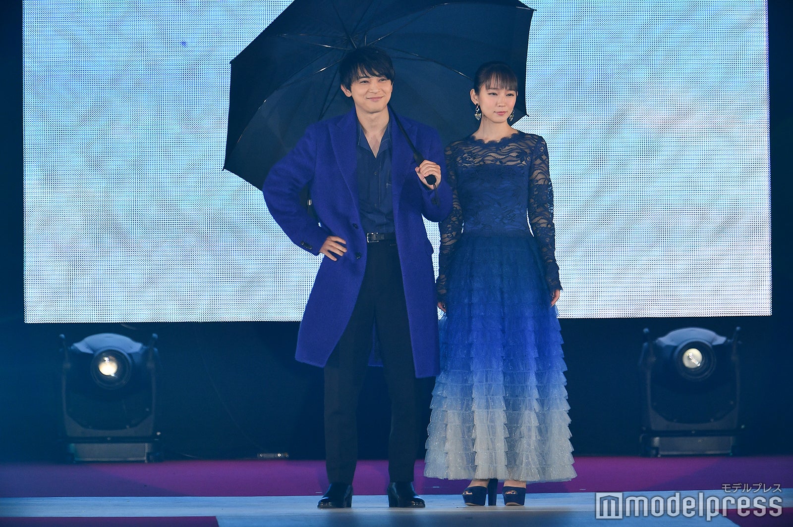 吉沢亮、吉岡里帆（C）モデルプレス