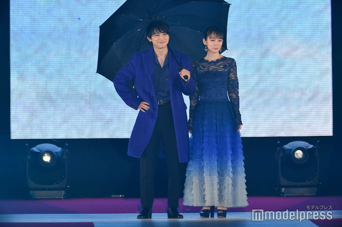 吉沢亮、吉岡里帆 (C)モデルプレス