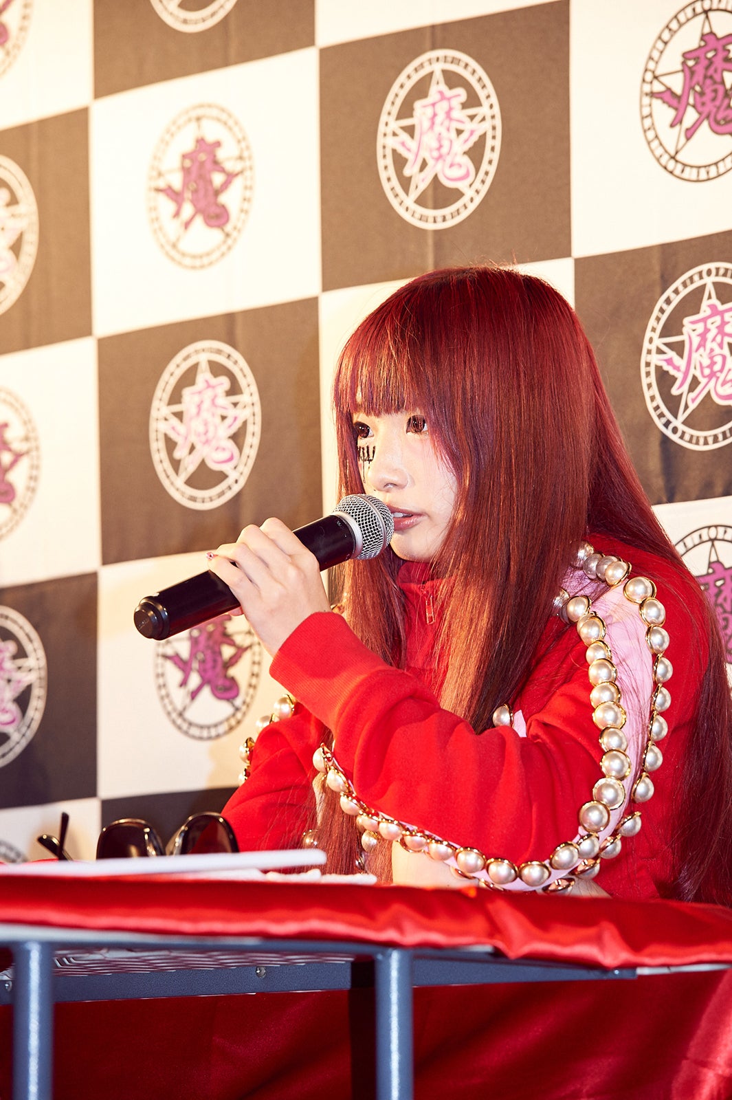 椎名ひかり／記者会見の様子（提供写真）