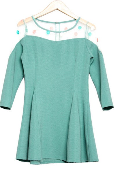 ドット柄チュール切替フレアワンピース「salus」4,212円（税込）