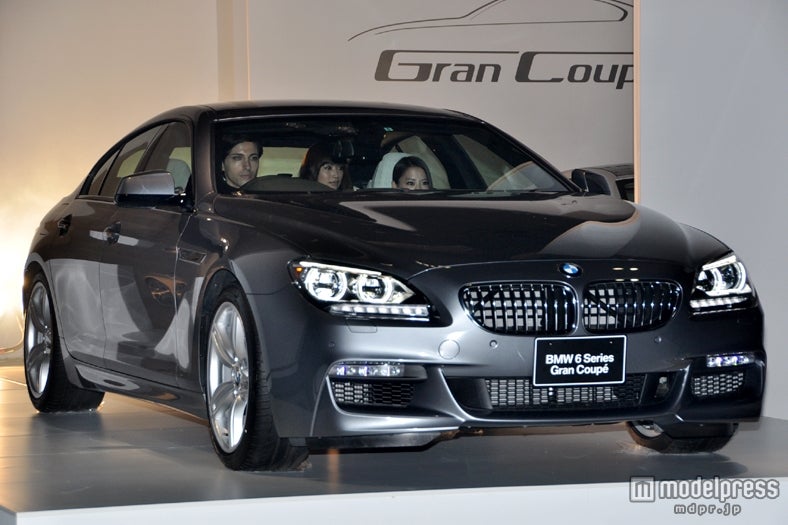 「ニューBMW 6シリーズ グラン クーペ」に乗車して登場
