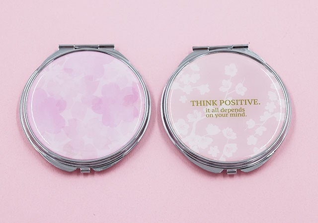ダイソー コンパクトミラー(メタリックフレームタイプ) ダイソー コンパクトミラー(メタリックフレームタイプ) 商品写真 デザイン