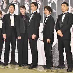 （左から）木崎ゆりあ、石田明、矢島舞美、味方良介、佐久本宝、松本利夫 （C）モデルプレス