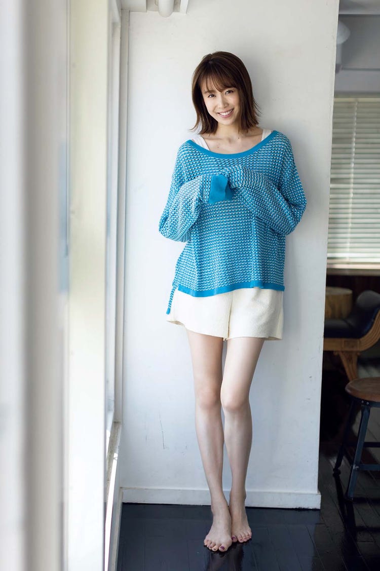 女子アナ 美脚 TBS良原安美アナ、業界随一の美脚披露 - モデルプレス