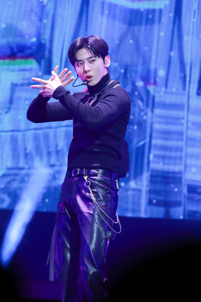 HWANG MIN HYUN「2023 HWANG MIN HYUN MINI CONCERT <UNVEIL> IN TOKYO」(P)&(C) PLEDIS Entertainment