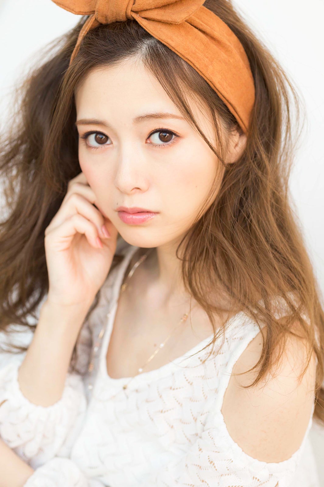 白石麻衣の“ジュエリーメイク”にうっとり　4プロセスで春デビューは完璧