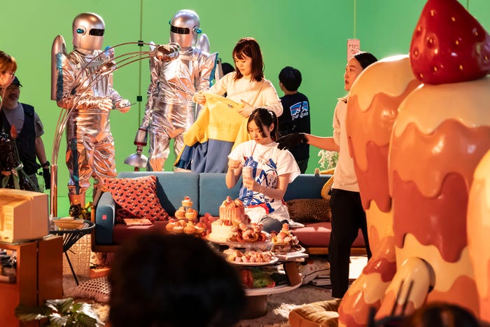 西野七瀬/新WEB-CM「夢中がはじまる。」篇メイキングより(提供写真)