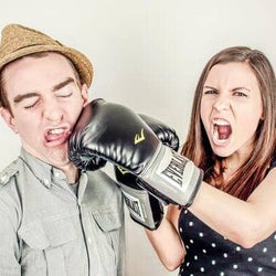 心理カウンセラーイチ押し!ケンカ後の仲直りには「負けるが勝ち」戦法