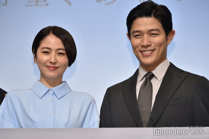 長澤まさみ、鈴木亮平(C)モデルプレス