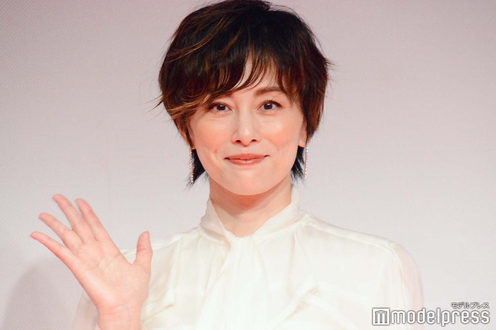 米倉涼子「大好きな友達」と“遭遇”2ショットに反響「かっこよすぎる」「最強のコンビ」