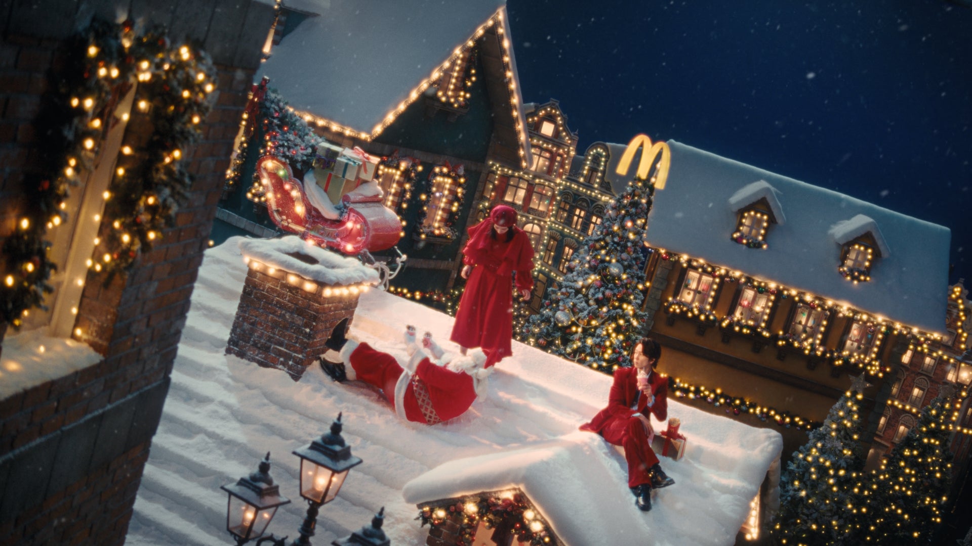 広瀬すず、山下智久／新TVCM「マックカフェ『マックのいちごフラッペ』」篇（提供写真）