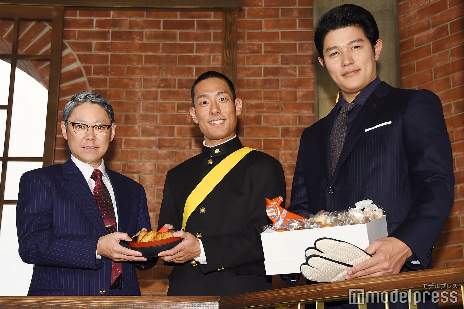 鈴木亮平、大河撮影中は「世間から隔絶された状態」寂しさ吐露　中村勘九郎＆阿部サダヲに“たすきリレー”＜大河ドラマ主演バトンタッチセレモニー＞