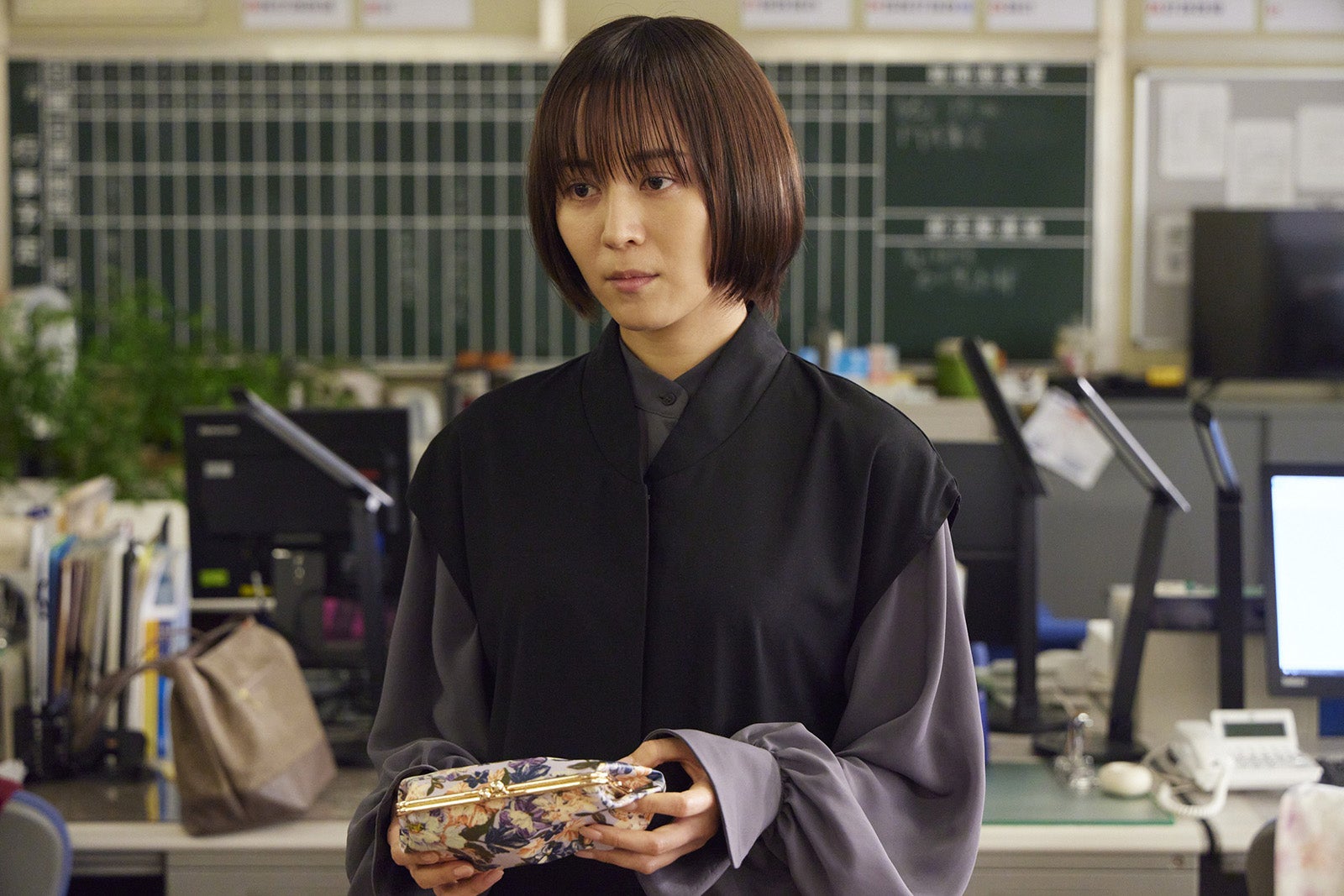 比嘉愛未／「純愛ディソナンス」第1話より（C）フジテレビ