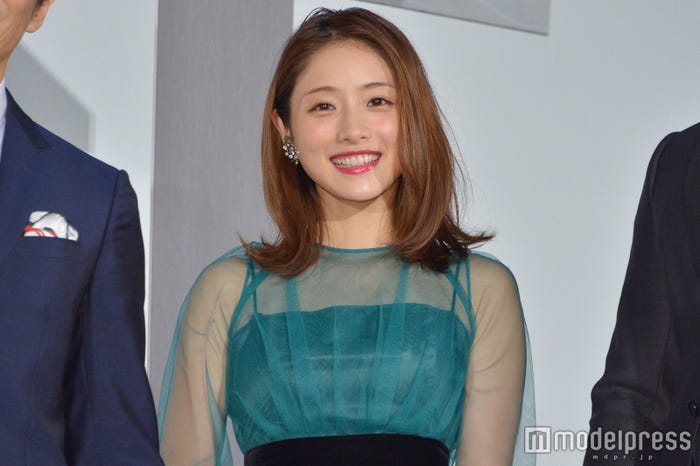 石原さとみ(ミディアムヘア) (C)モデルプレス