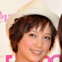 山Pと共演に人気モデル「死にものぐるい」