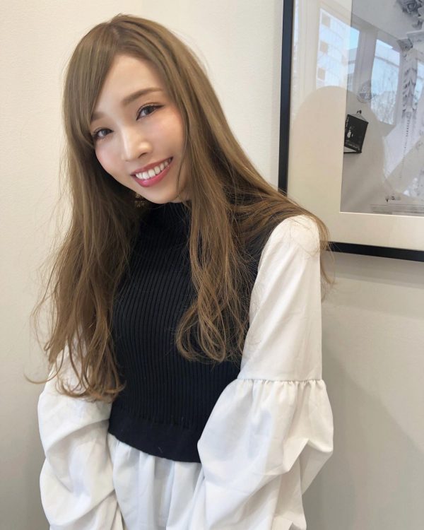 21 ロングヘアは旬の髪色で春らしく 季節に合う人気ヘアカラーをご紹介 モデルプレス 21 ロングヘアは旬の髪色で春らしく 季節に合う人気ヘアカラーをご紹介 モデルプレス