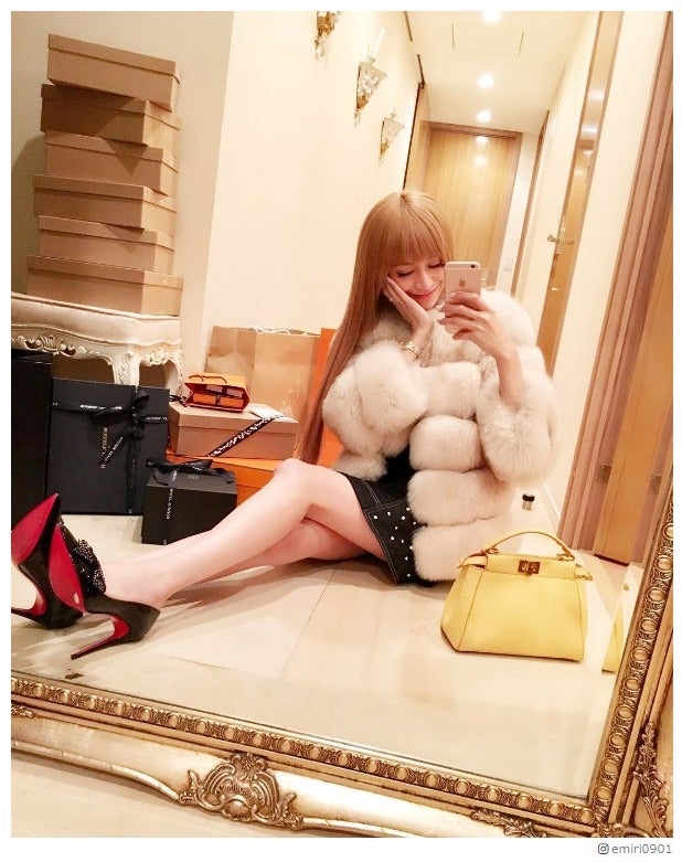 愛沢えみり、桁違いのセレブぶりで圧倒「靴とカバン用マンションが家賃30万」年商10億でもキャバクラを辞めない理由
