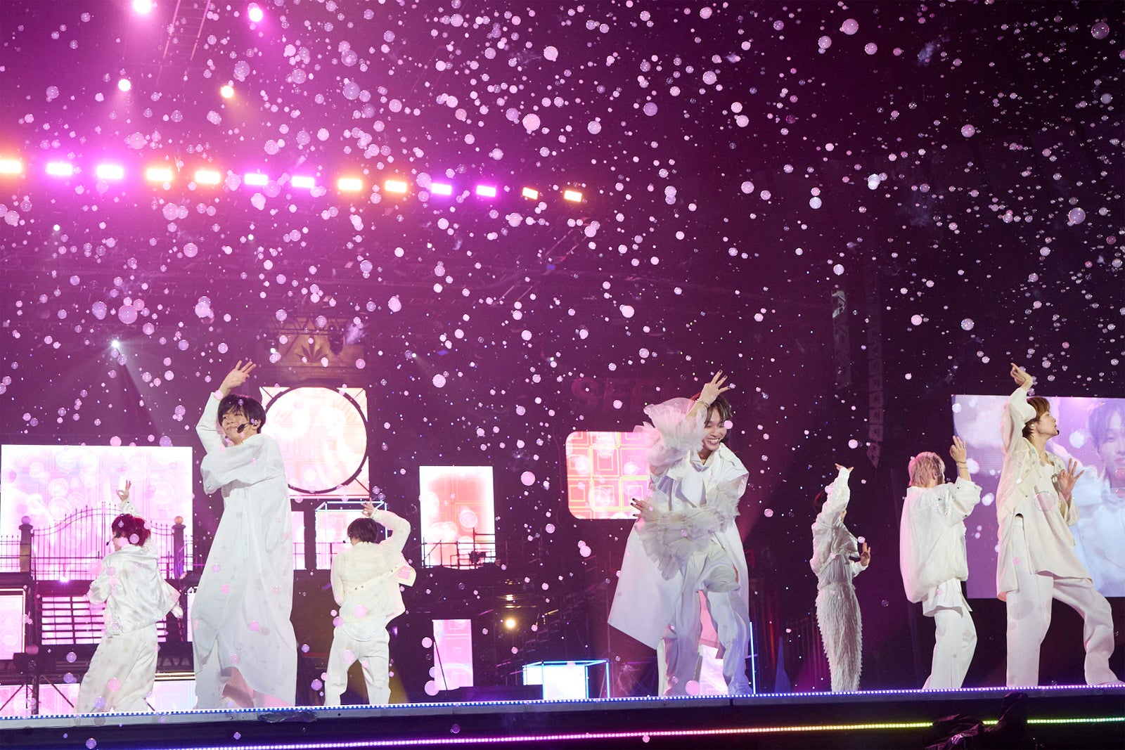 VS.超特急 ラッキー 超特急連結スペシャルset(8号車Ver.つき) VS.超特急 ラッキーコイン 超特急連結スペシャルset(8号車Ver