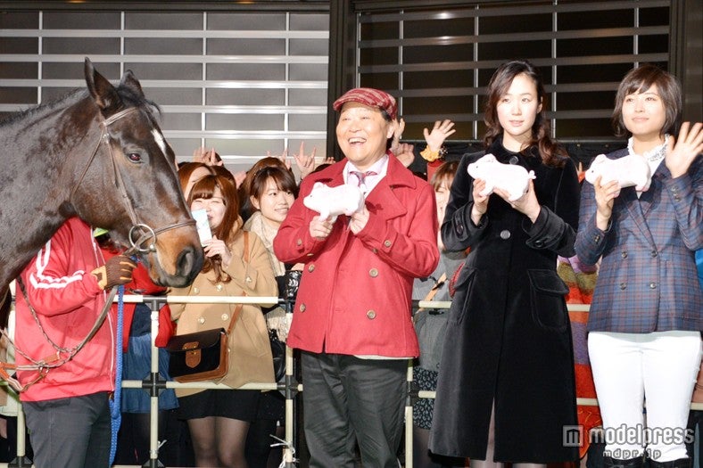 【左から】上島竜兵、黒木華、広瀬アリス