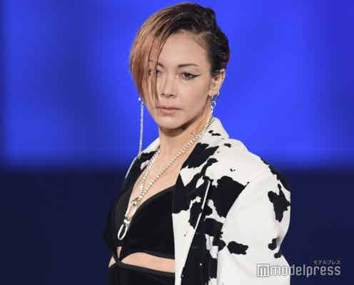 土屋アンナ「サツコレ」シークレット登場で8年ぶりカムバック ランジェリー見せで圧巻オーラ【札幌コレクション2024SS】