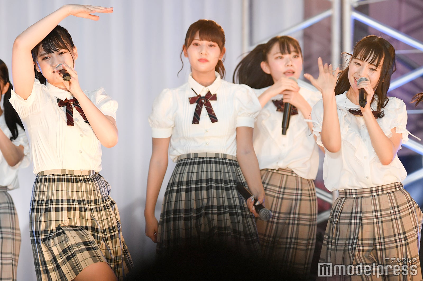 高松瞳、冨田菜々風／＝LOVE ≠ME スペシャルコンサート「24 girls」 （C）モデルプレス