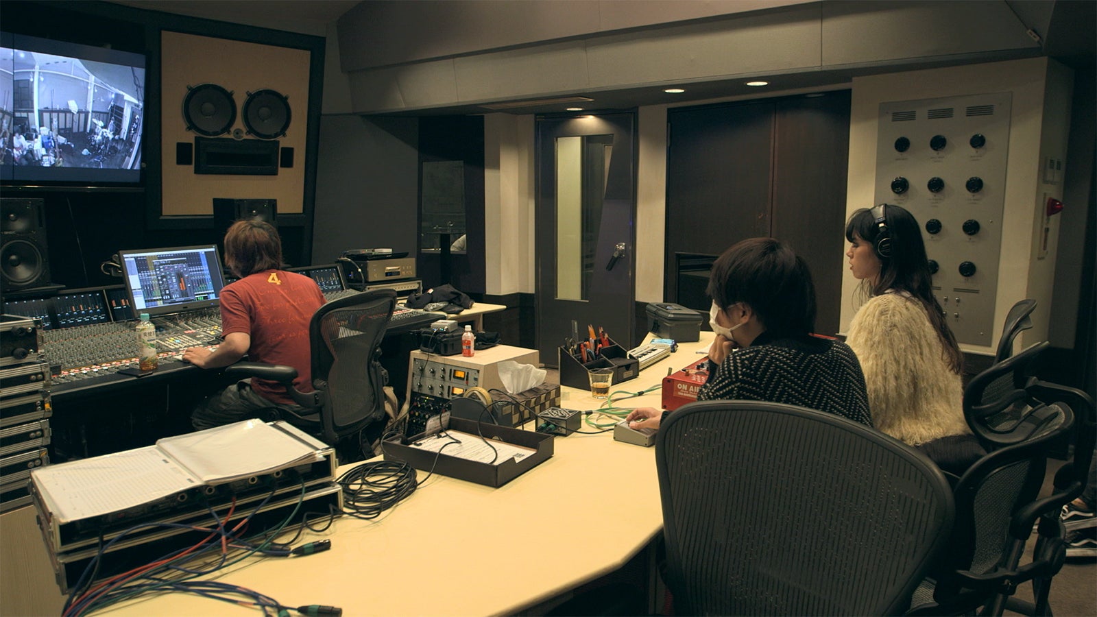 DADARAY音楽制作の様子「TERRACE HOUSE OPENING NEW DOORS」45th WEEK（C）フジテレビ／イースト・エンタテインメント