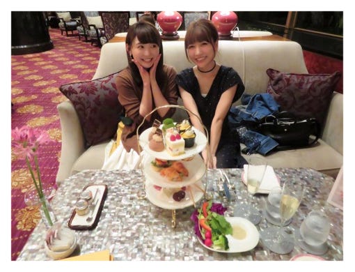 「ウェスティンホテル東京」のレストランで食事を満喫したおのののか・桃／桃オフィシャルブログ（Ameba）より