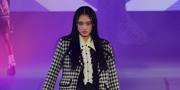 山崎天（※「崎」は正式には「たつさき」）（C）Rakuten GirlsAward 2023 SPRING／SUMMER