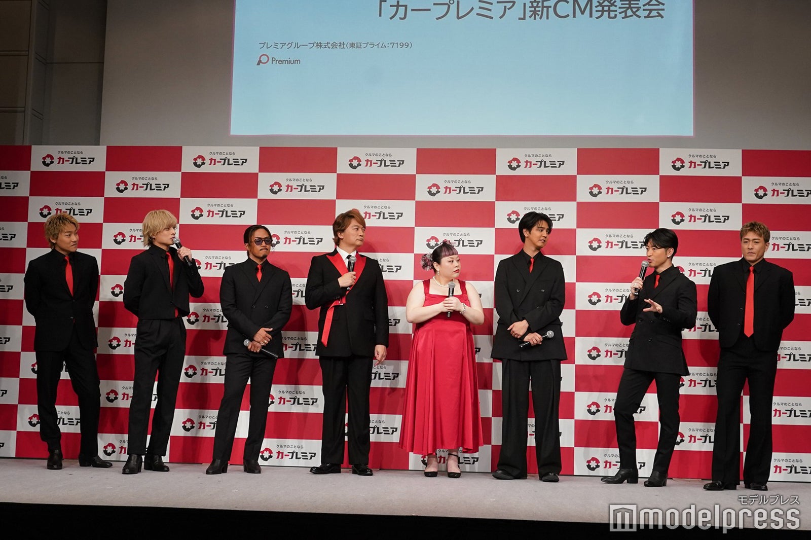 （左から）小森隼、白濱亜嵐、数原龍友、香取慎吾、渡辺直美、片寄涼太、佐野玲於、中務裕太（C）モデルプレス