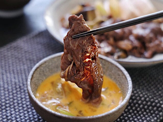 卵を添えたら出来上がり