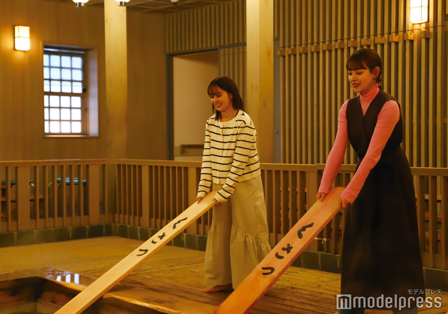 「熱乃湯」では草津名物の湯もみが体験できる（C）モデルプレス