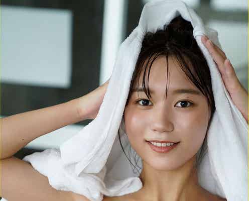 「今日好き」で話題の現役女子高生・くろがねさら、水着姿で美ボディ全開