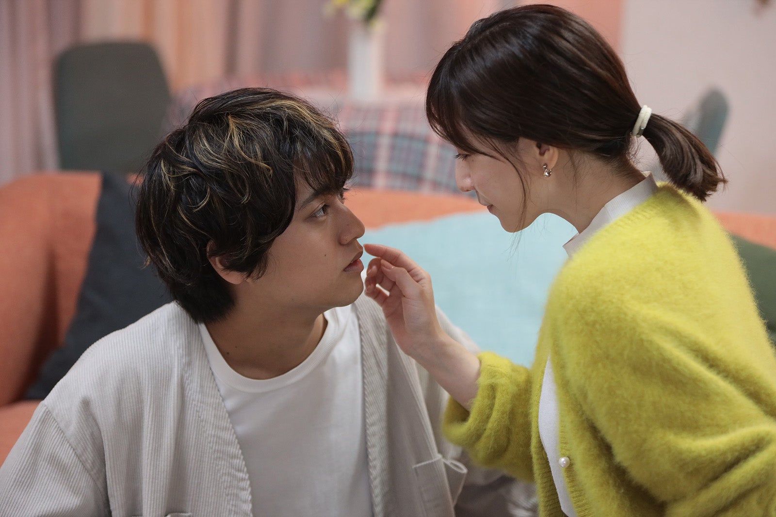 King ＆ Prince高橋海人＆田中みな実、至近距離で見つめ合う まさかのキスも？