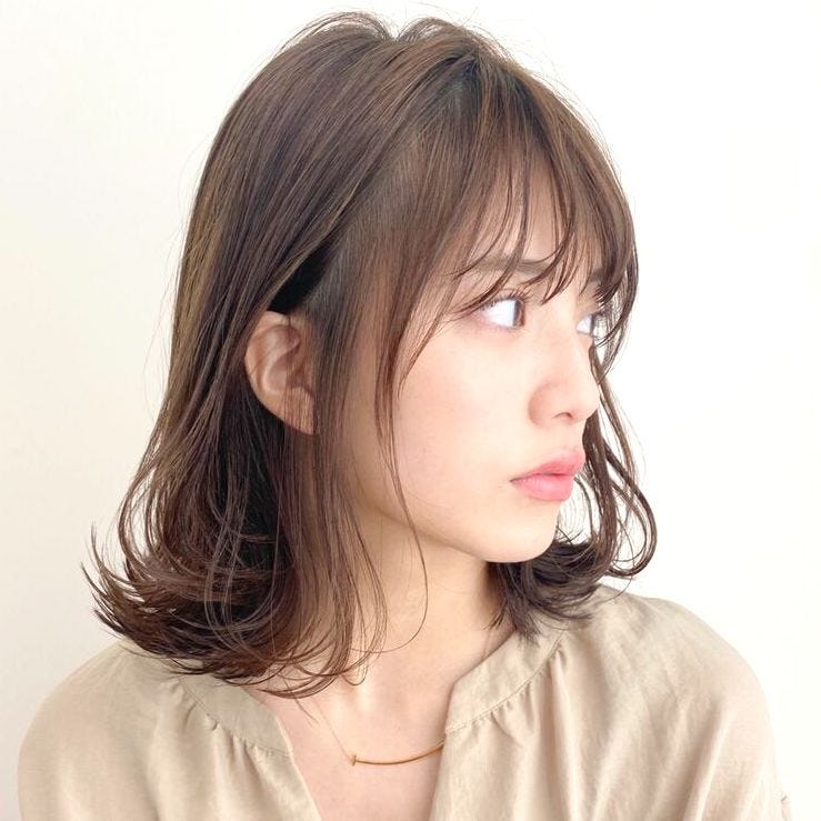 ひし形ミディアムレイヤーヘア は40代におすすめ 前髪あり なしの髪型15選 モデルプレス ひし形ミディアムレイヤーヘア は40代におすすめ 前髪あり なしの髪型15選 モデルプレス