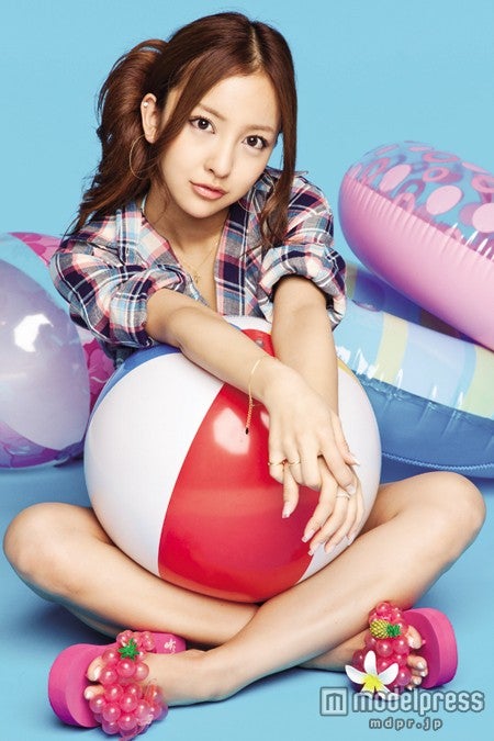 板野友美、おしゃれ番長ヘビロテの夏アイテムを紹介