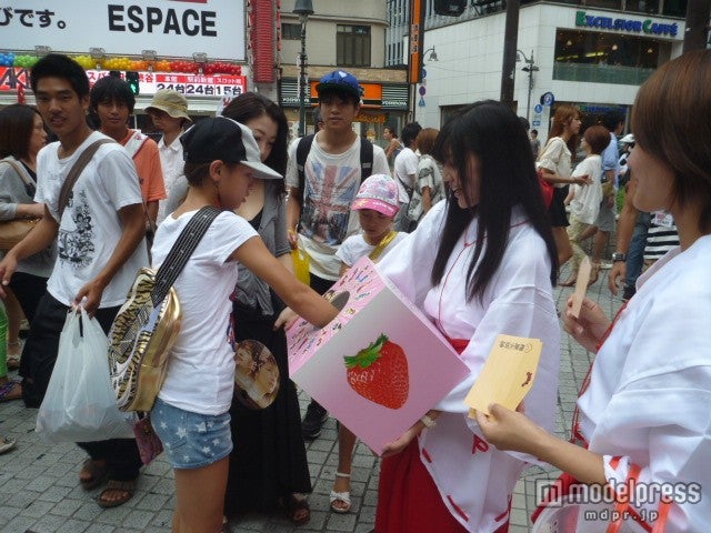 「恋するフォーチュンクッキー」発売記念イベントの模様