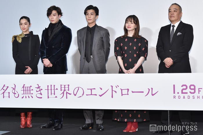 中村アン、新田真剣佑、岩田剛典、山田杏奈、佐藤祐市監督(C)モデルプレス