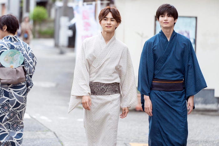 草川拓弥、西垣匠「みなと商事コインランドリー2」第3話より(C)缶爪さわ・椿ゆず/KADOKAWA/「みなと商事コインランドリー2」製作委員会