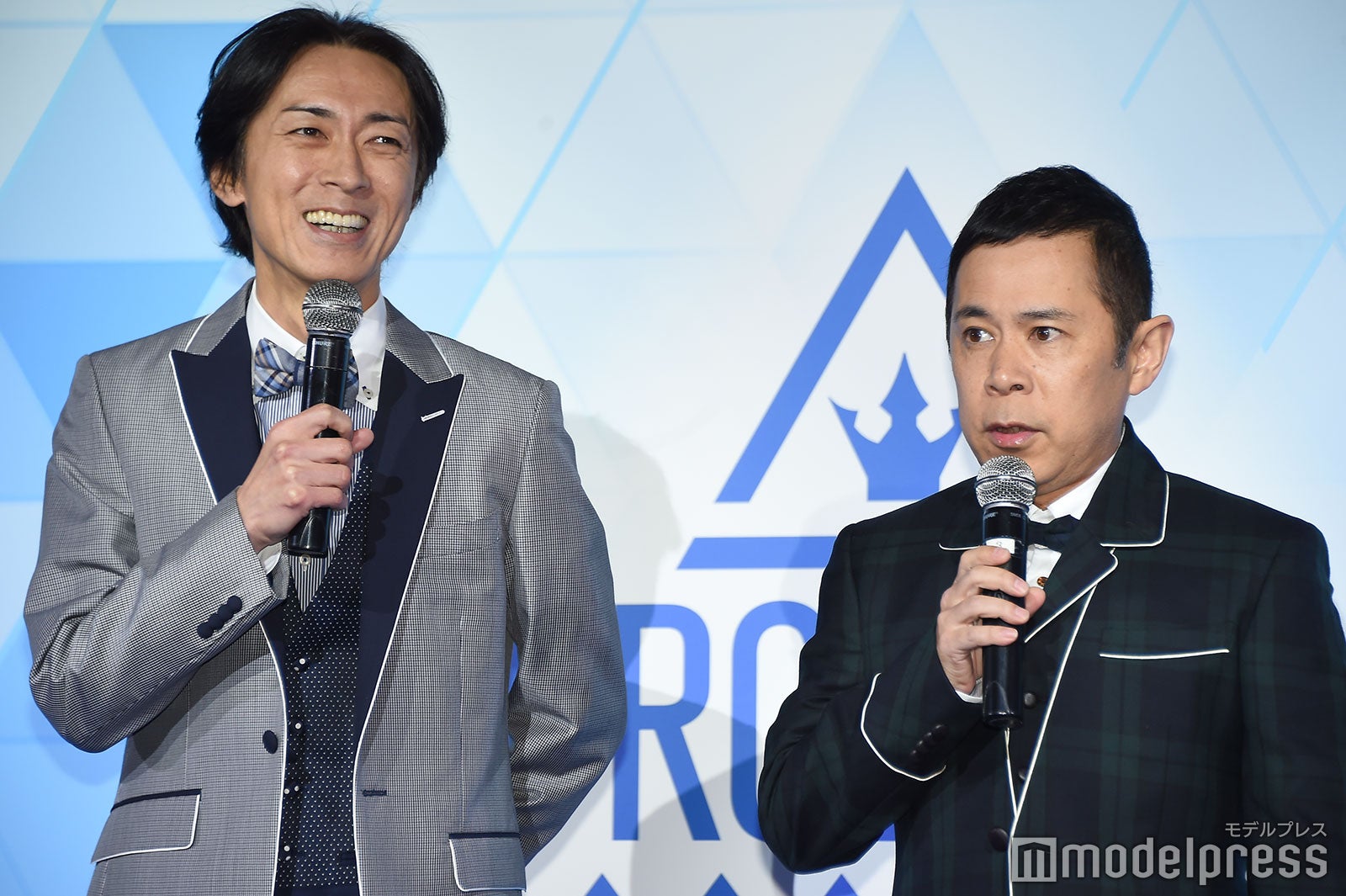 国民代表プロデューサー・メインMCのナインティナイン（矢部浩之、岡村隆史） （C）モデルプレス