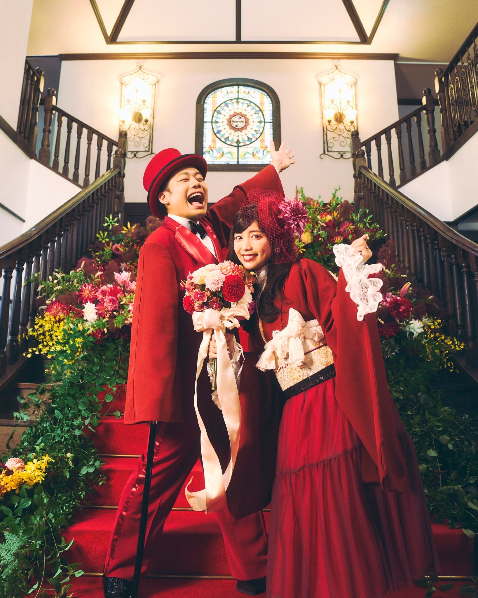 結婚発表のフィッシャーズ・シルクロード＆ヴァンゆん・ゆん、ウエディングフォトに反響「オシャレ」「メンバーカラーだ」