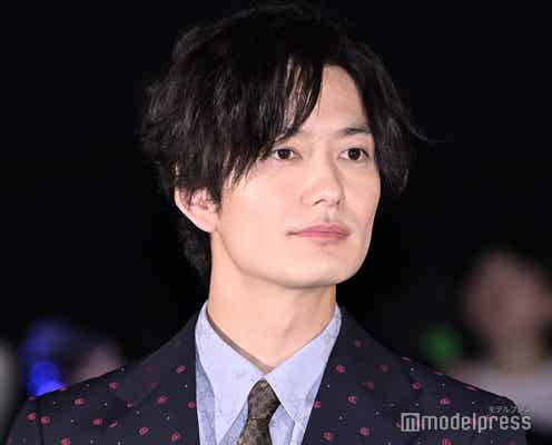 岡田将生、“大好きな兄”生田斗真撮影「ちょいひげのおかだ」ショットに反響 生田とのやり取りも「可愛すぎる」と話題に