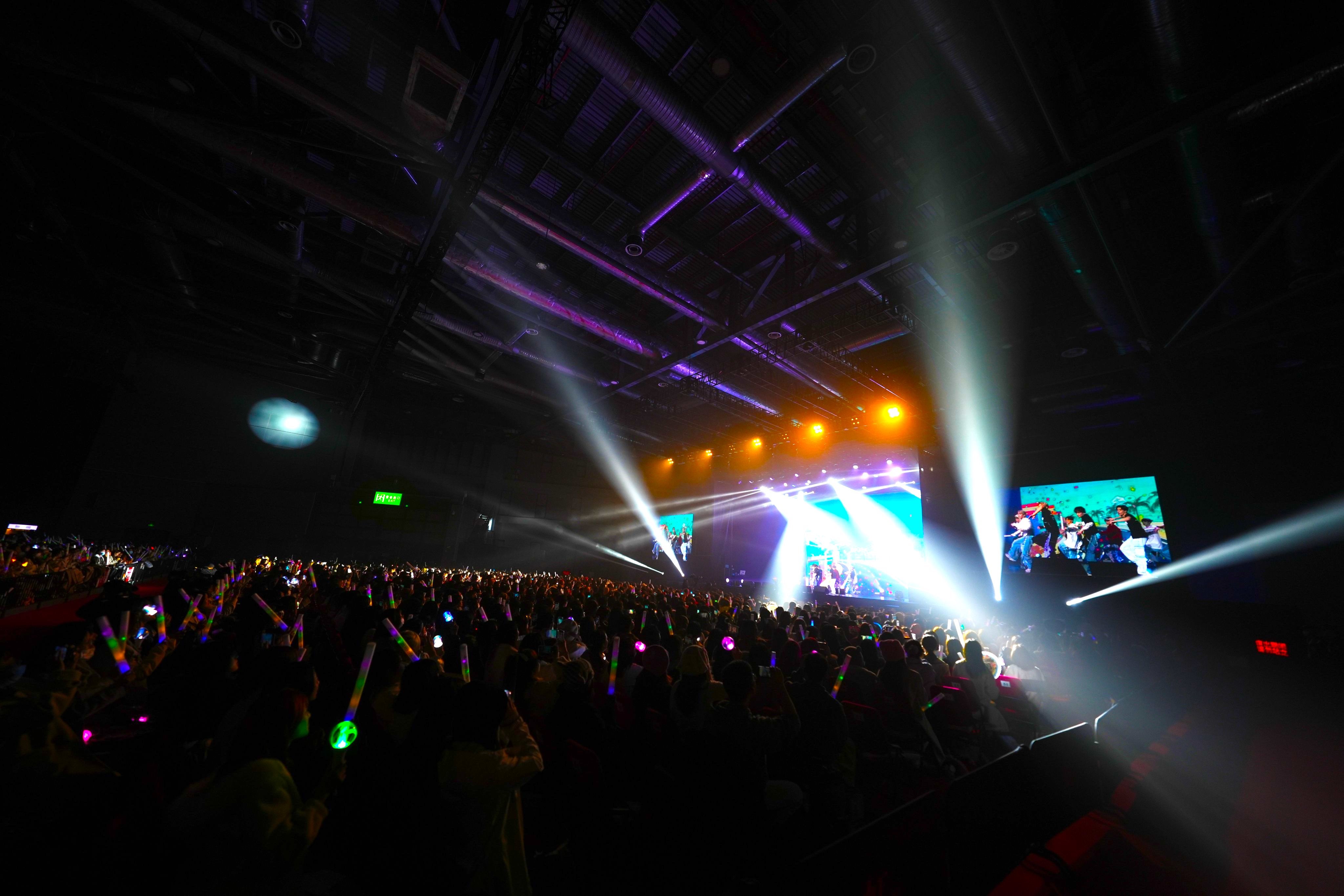 JO1（C）LAPONE Entertainment