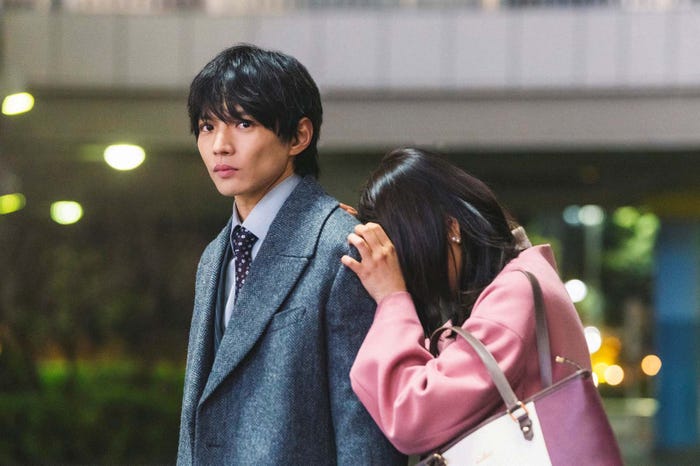 見上愛、佐藤大樹(C)「liar」製作委員会/MBS・TBS