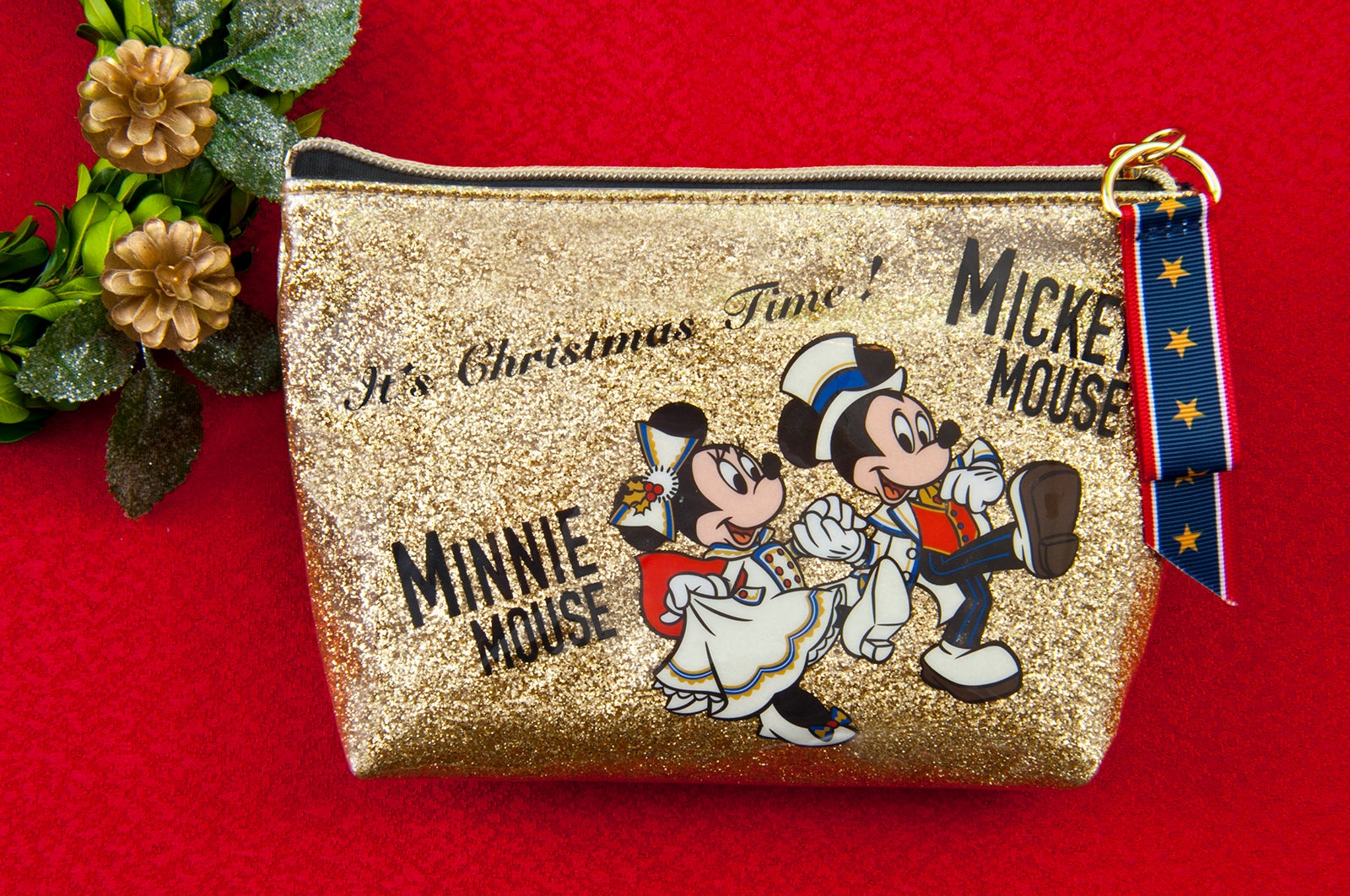 ポーチ2,000円 （C）Disney