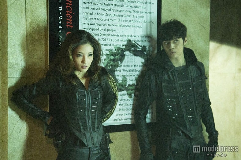 黒木メイサとキム・ジュン（C）2014モンキー・パンチ／2014映画「ルパン三世」製作委員会