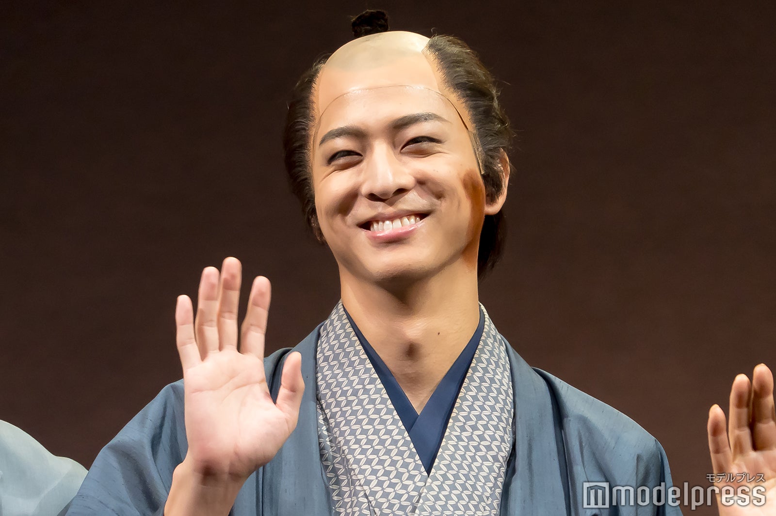 timelesz寺西拓人、自身のまげ姿を心配「スタッフさんを見渡すとみんな