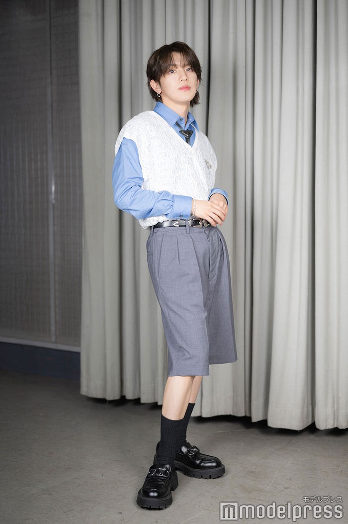 高塚大夢/ベスト:シーエ/ループ トーキョー、その他:スタイリスト私物(スタイリスト:齋藤良介Ryosuke Saito、メイク:梶原莉菜 /MASTER LIGHTS(C)モデルプレス