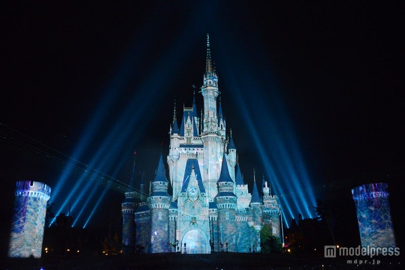 TDL初のプロジェクションマッピング「ワンス・アポン・ア・タイム」